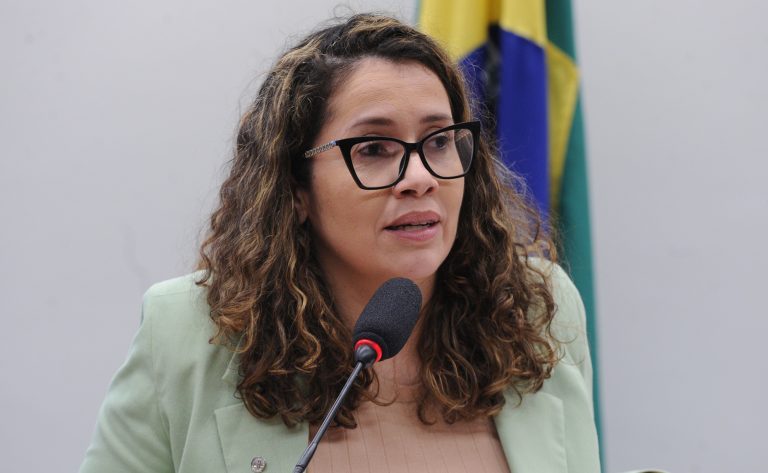 Projeto cria política nacional de atendimento a pessoas com síndrome de Dravet