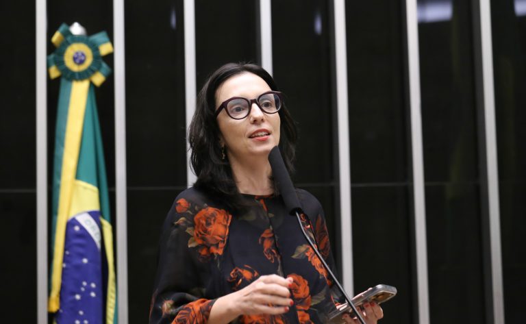 Comissão aprova projeto que caracteriza o acesso a remédios como direito humano